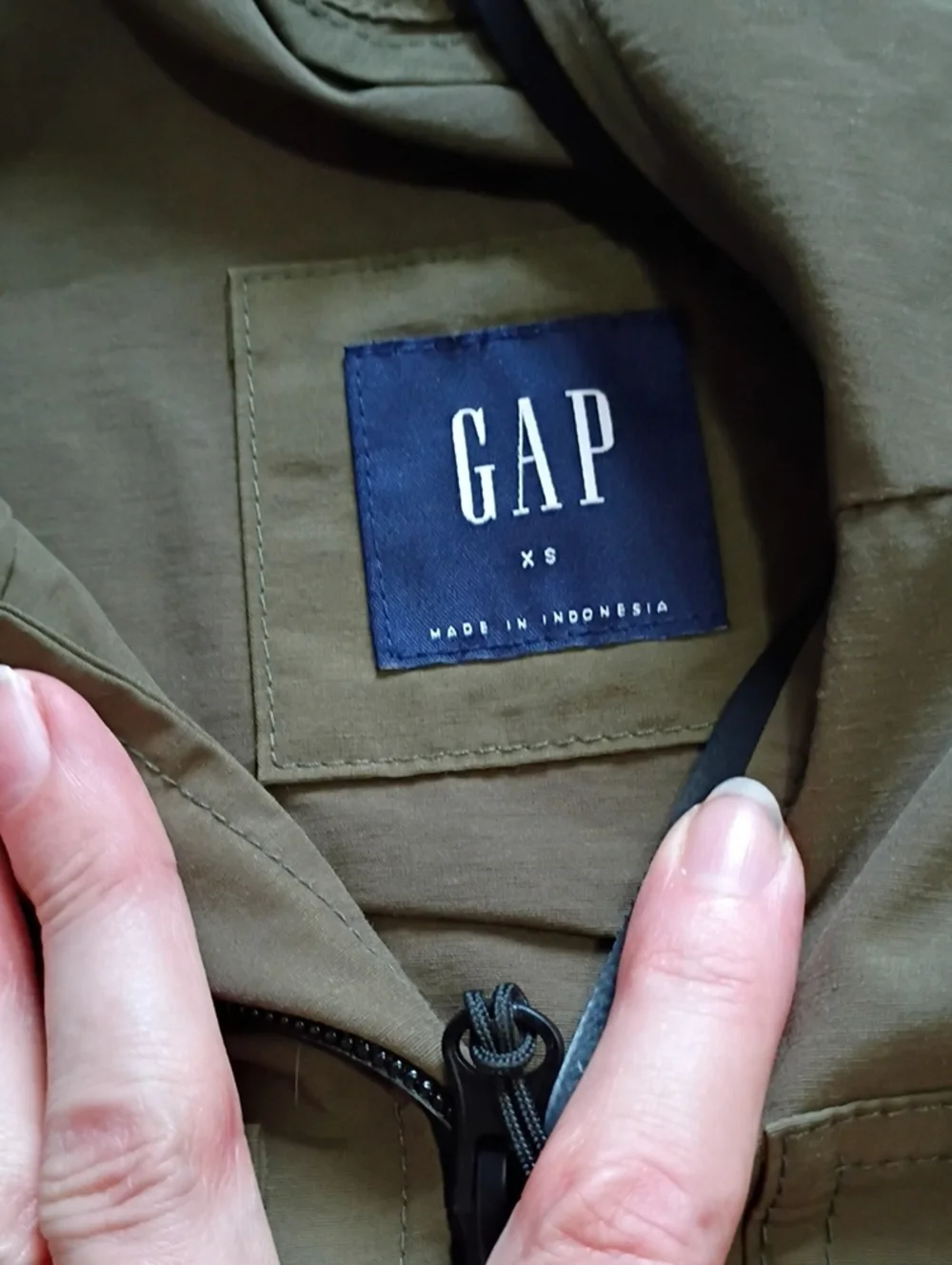 GAP  Olive Hooded Windbreaker Jacket 10/12 Youth
